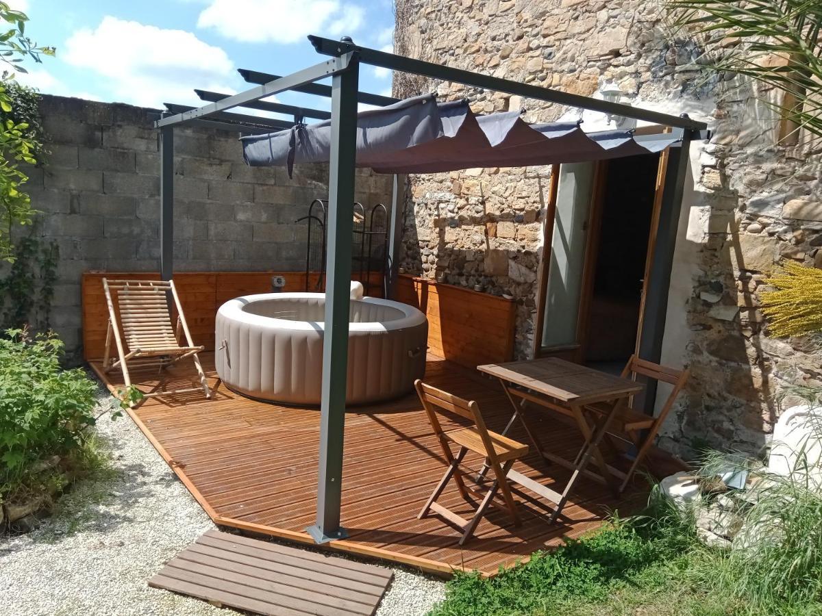Gite De 6 A 14 Pers Avec Piscine-Jacuzzi- Salle Des Fetes Bastanes Luaran gambar